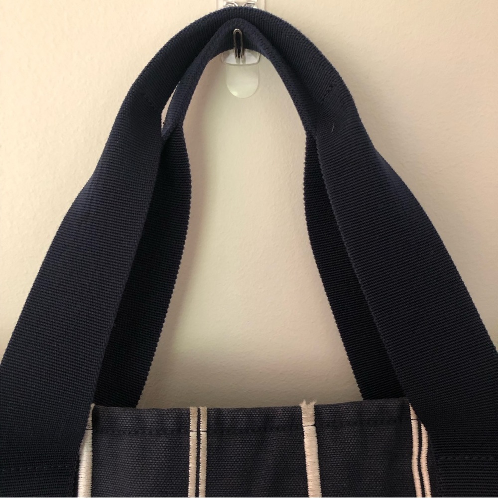 Chanel Large Navy Classic Tote Bag - Picture 6 of 16